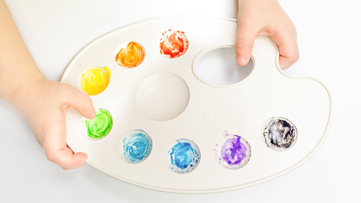 Basteln mit Kleinkindern: einfache Ideen ohne Stress